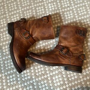 Women’s Frye Veronica Back Zip Short Boot Size 8.5